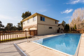 Powell by AvantStay Secluded Home only 10 Mins from DT Bend w Hot Tub